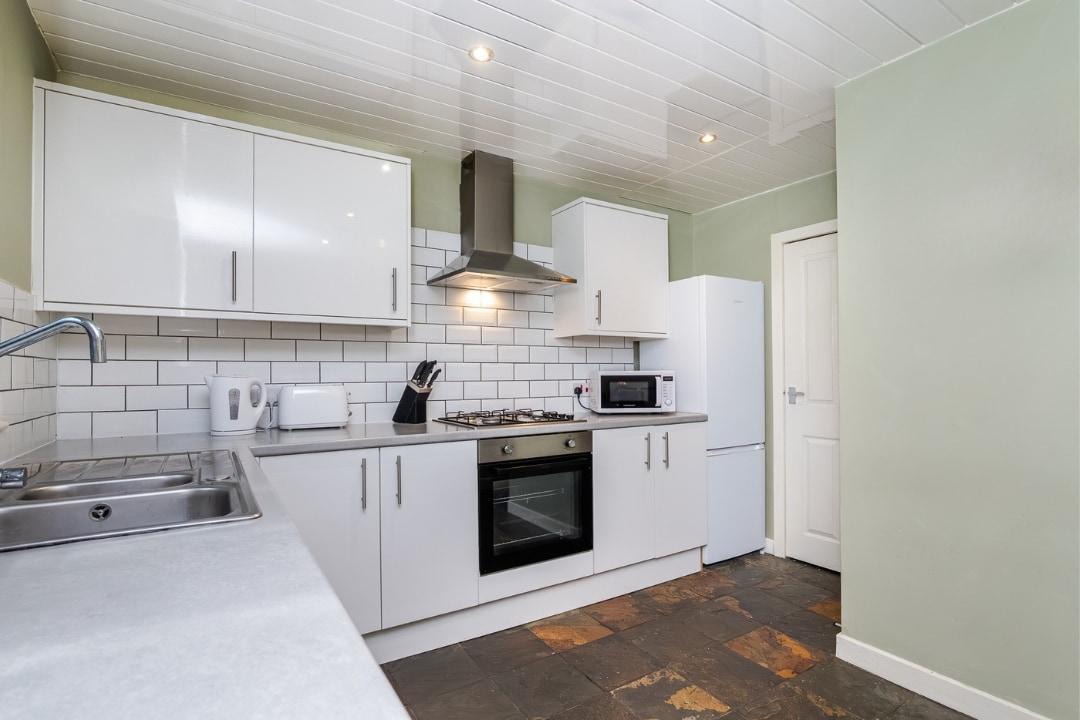 Comfortable 3BR House Glenrothes | Parking | WiFi5