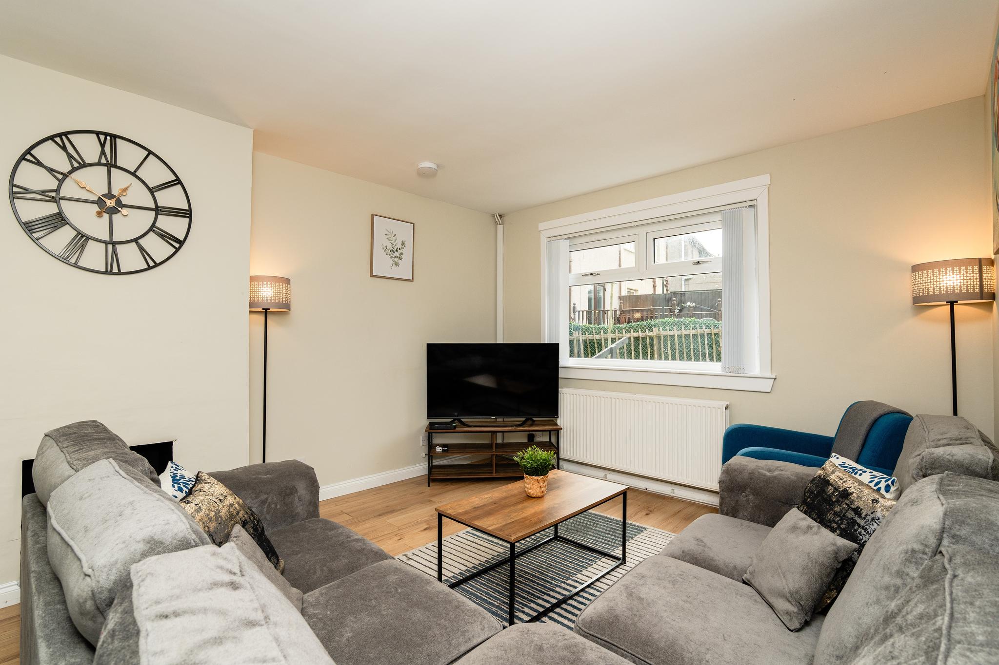 Stay In Fife Glenrothes | Work Stay | Van Parking2